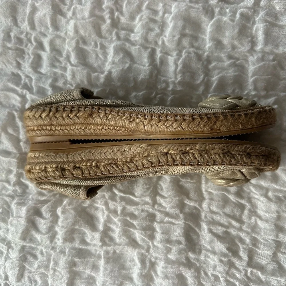 Andre Assous Metallic Gold Leather Espadrille Flats Resort Vacation 6